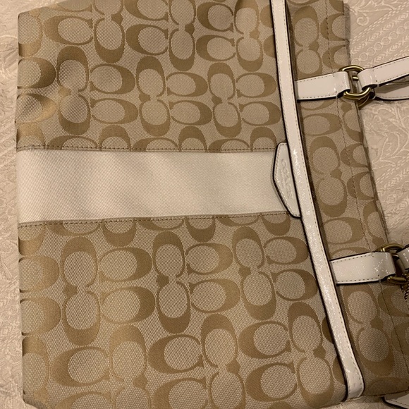 Coach - Picture 3 of 5